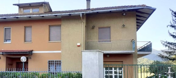 8 rooms House in Camerino, Italy No. 133208 23
