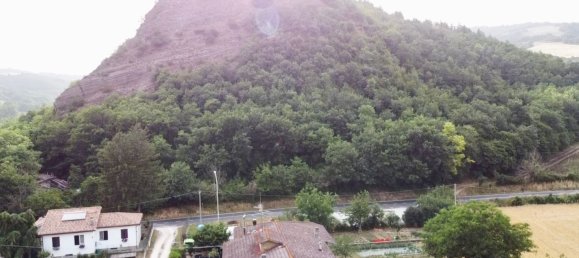 8 rooms House in Camerino, Italy No. 133208 26