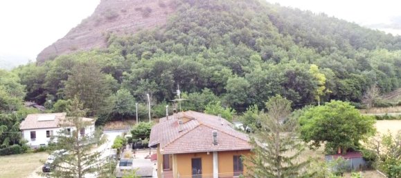 8 rooms House in Camerino, Italy No. 133208 25