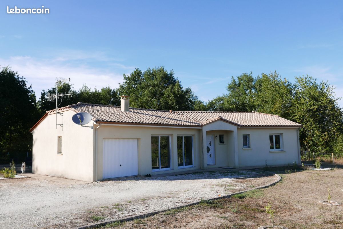 3 bedrooms House in Saint-Astier, France No. 340129