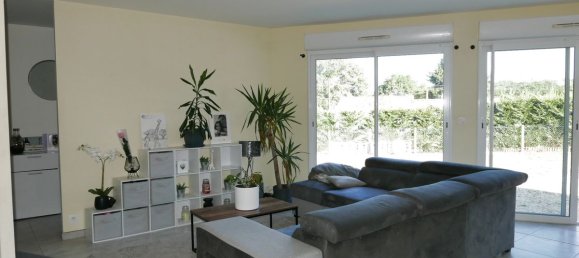 3 bedrooms House in Saint-Astier, France No. 340129 3