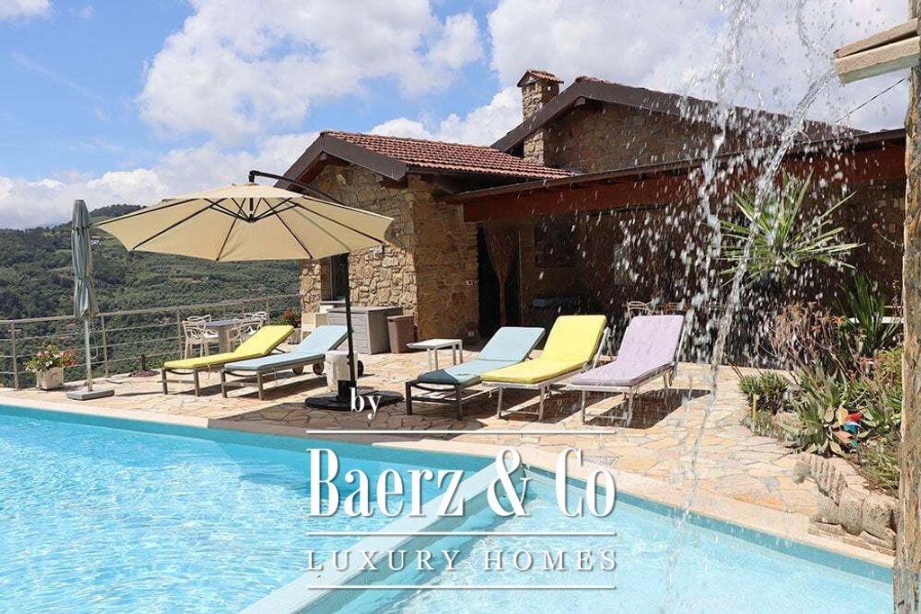 4 bedrooms Villa in Dolceacqua, Italy No. 223512