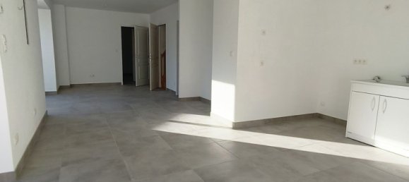 4-Zimmer Haus in Villecheneve, France, Nr. 204663 2