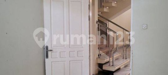 Дом с 4 спальнями в Kebon Jeruk, Индонезия № 2490 14