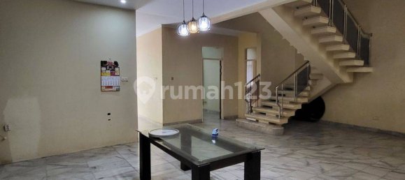 Дом с 4 спальнями в Kebon Jeruk, Индонезия № 2490 12