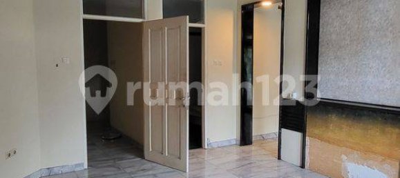 Дом с 4 спальнями в Kebon Jeruk, Индонезия № 2490 27