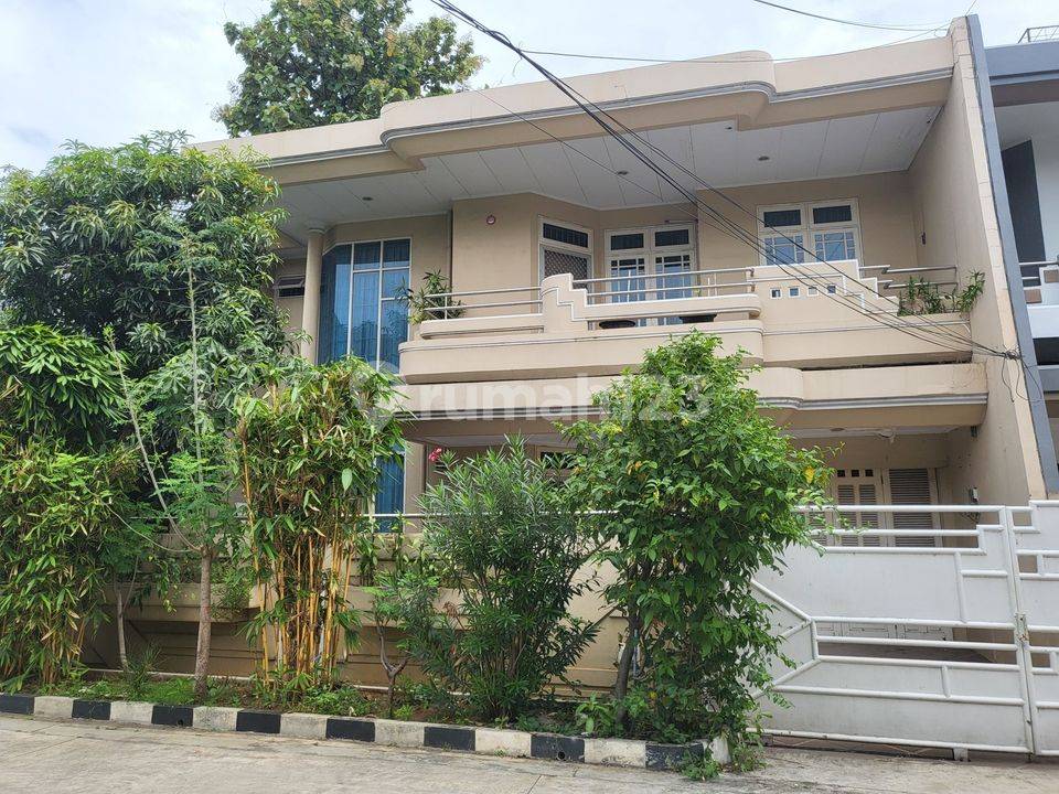 Дом с 4 спальнями в Kebon Jeruk, Индонезия № 2490