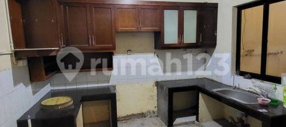 Дом с 4 спальнями в Kebon Jeruk, Индонезия № 2490 17