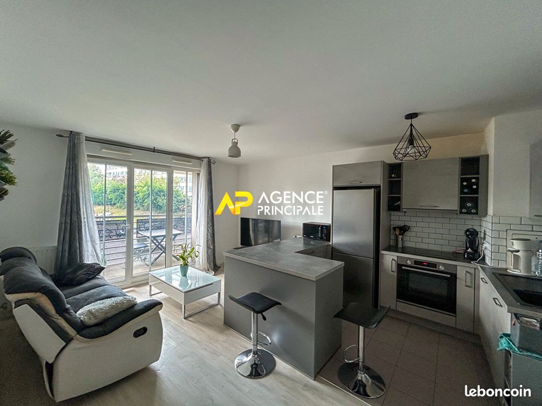 2 bedrooms Apartment in Bezons, France No. 172816