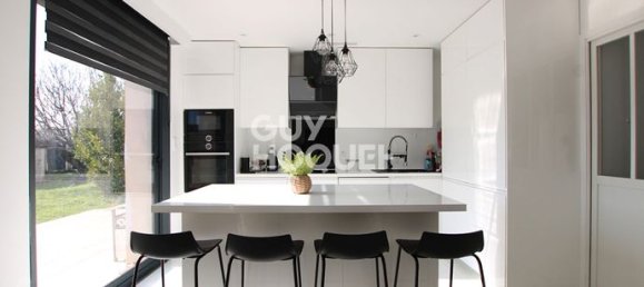 3 bedrooms Villa in Avignon, France No. 304280 2