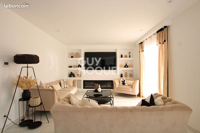 3 bedrooms Villa in Avignon, France No. 304280