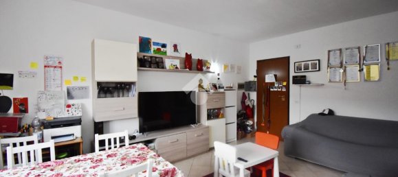 4 rooms Apartment in Ivrea, Italy No. 38091 4