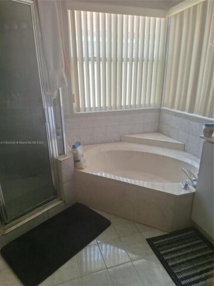 3 Schlafzimmer Haus in Miami, USA, Nr. 237656