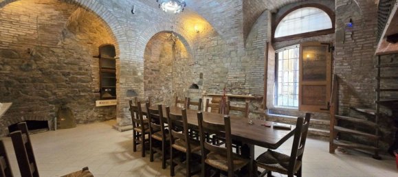 6 rooms Apartment in Perugia, Italy No. 279666 9