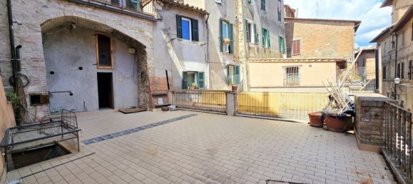 6 rooms Apartment in Perugia, Italy No. 279666 13
