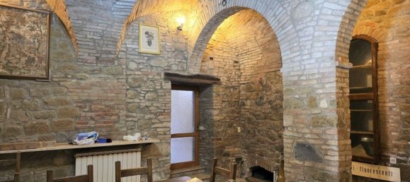 6 rooms Apartment in Perugia, Italy No. 279666 6