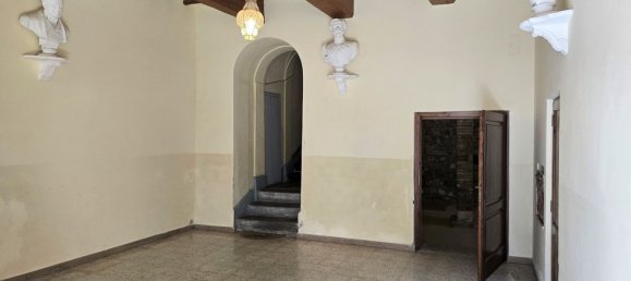 6 rooms Apartment in Perugia, Italy No. 279666 4