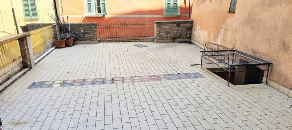 6 rooms Apartment in Perugia, Italy No. 279666 3