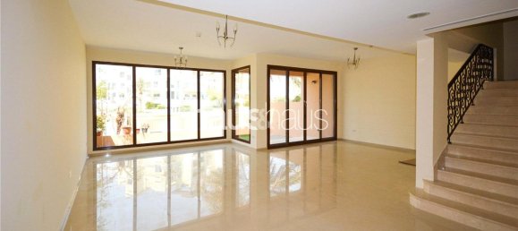 4 bedrooms Townhouse in Jumeirah Islands, UAE No. 98714 3
