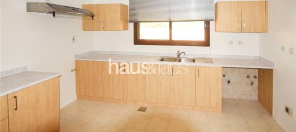 4 bedrooms Townhouse in Jumeirah Islands, UAE No. 98714 6