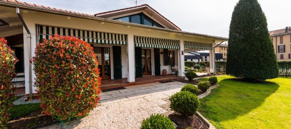 5 rooms Villa in Brescello, Italy No. 87453 3