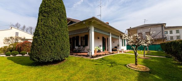 5 rooms Villa in Brescello, Italy No. 87453 2