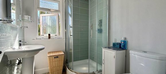 5 bedrooms Commercial property in Beckenham, United Kingdom No. 1131 12