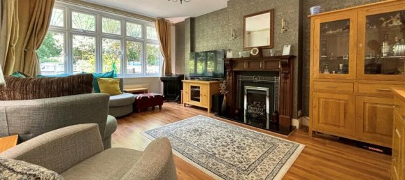 5 bedrooms Commercial property in Beckenham, United Kingdom No. 1131 2