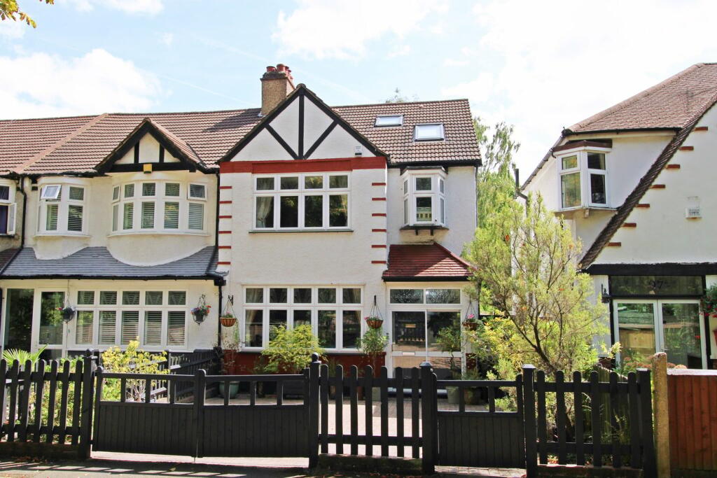 5 bedrooms Commercial property in Beckenham, United Kingdom No. 1131