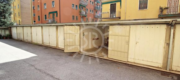 1 room Garage in Bologna, Italy No. 235517 6