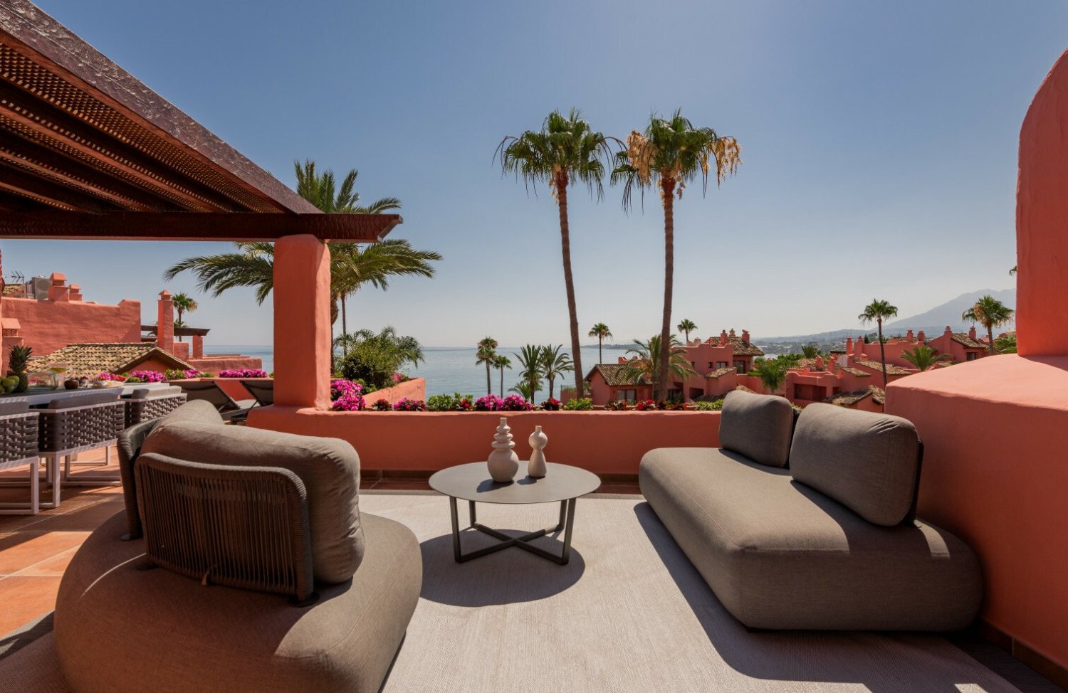 Apartamento de 3 dormitorios en Estepona, Spain No. 284861