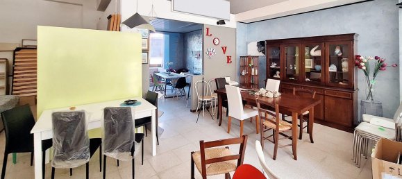 4-Zimmer Gewerbliche Immobilie in Comunanza, Italy, Nr. 154824 3