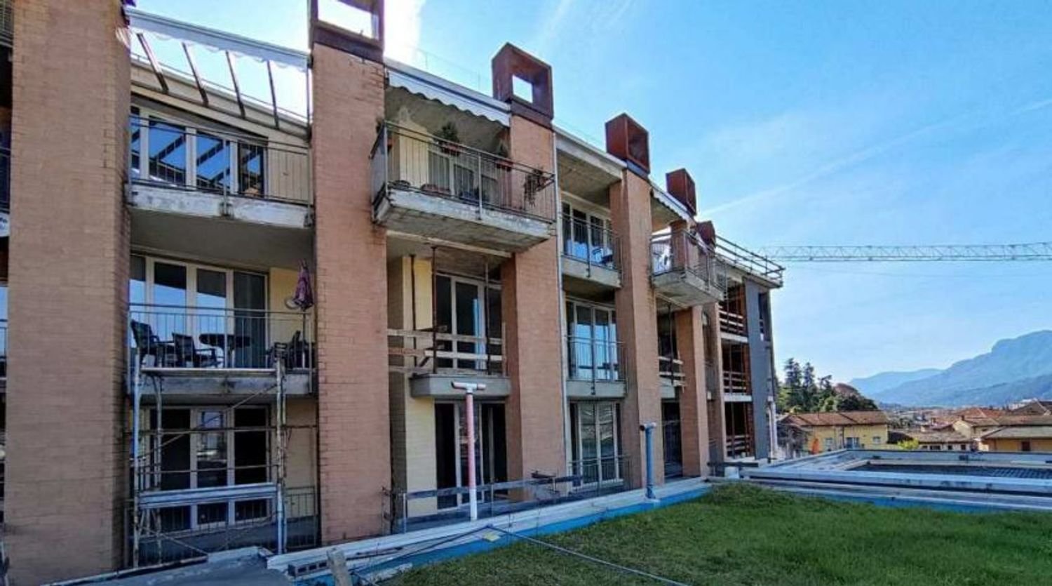 Apartamento de 2 habitaciónes en Luino, Italy No. 97899