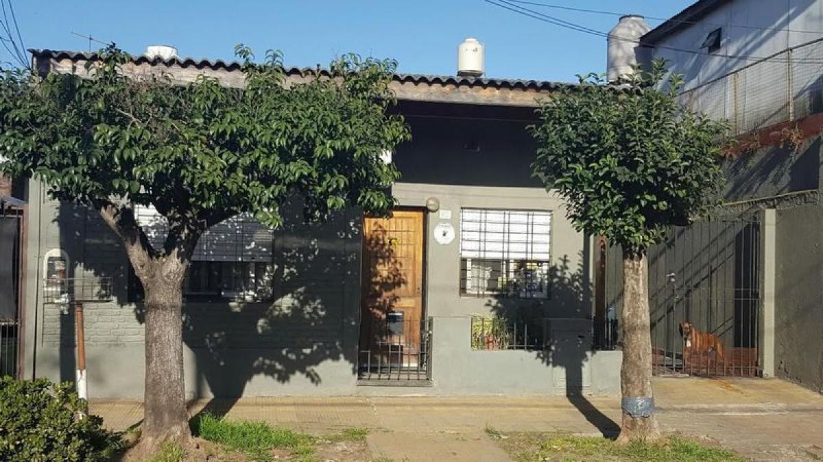3 bedrooms House in General San Martin, Argentina No. 8199