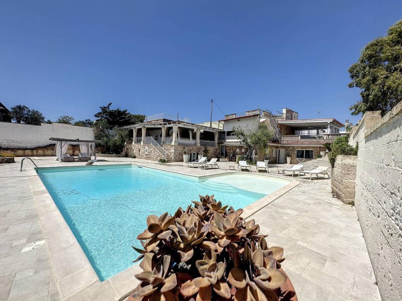 8 rooms Villa in Nardò, Italy No. 159324