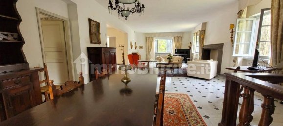 4 bedrooms Villa in Camaiore, Italy No. 73706 9