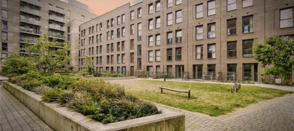 4 bedrooms House in Upton Park, United Kingdom No. 11394 24