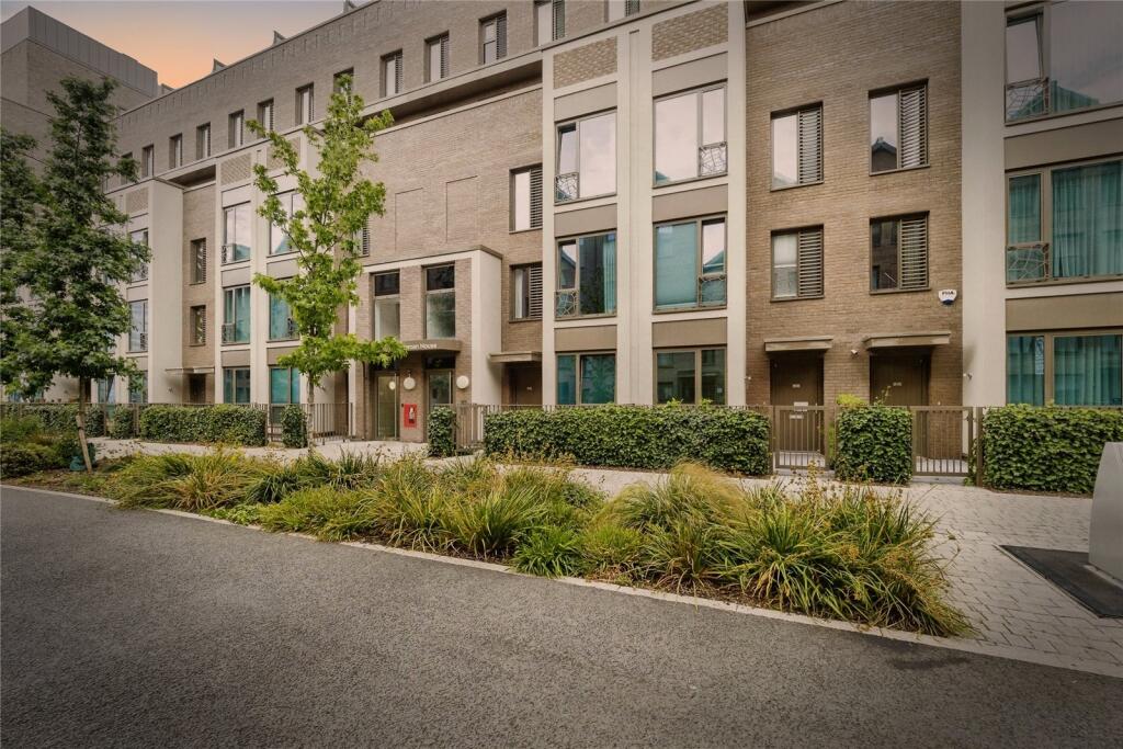 4 bedrooms House in Upton Park, United Kingdom No. 11394