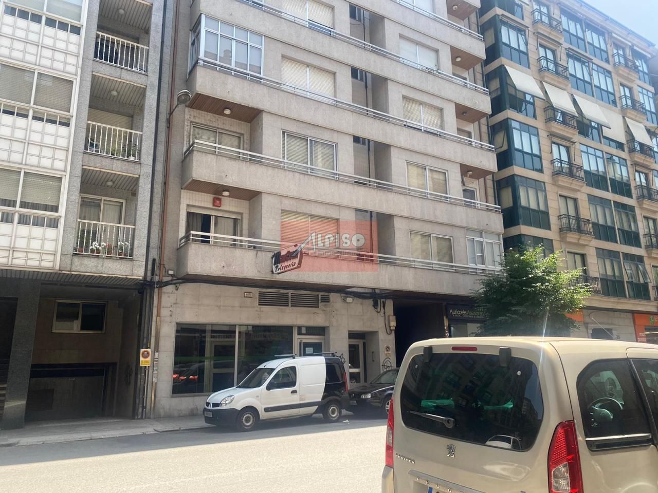 Propiedad comercial en Orense, Spain 194 m² No. 165840