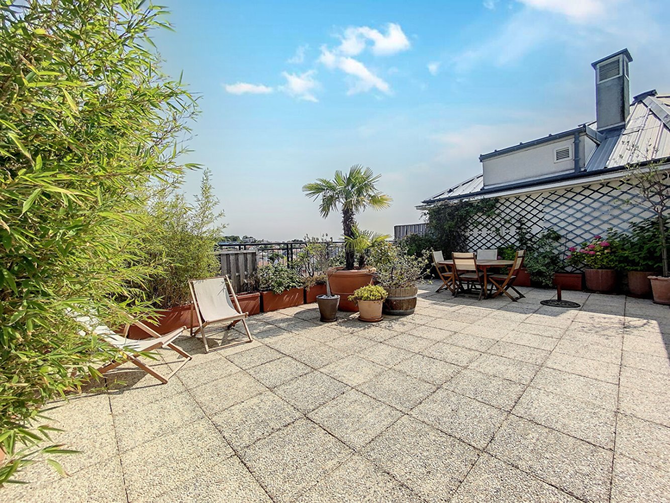 4 rooms Apartment in Suresnes, France No. 115872