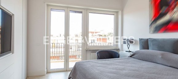 5 bedrooms Apartment in Rome, Italy No. 356459 17