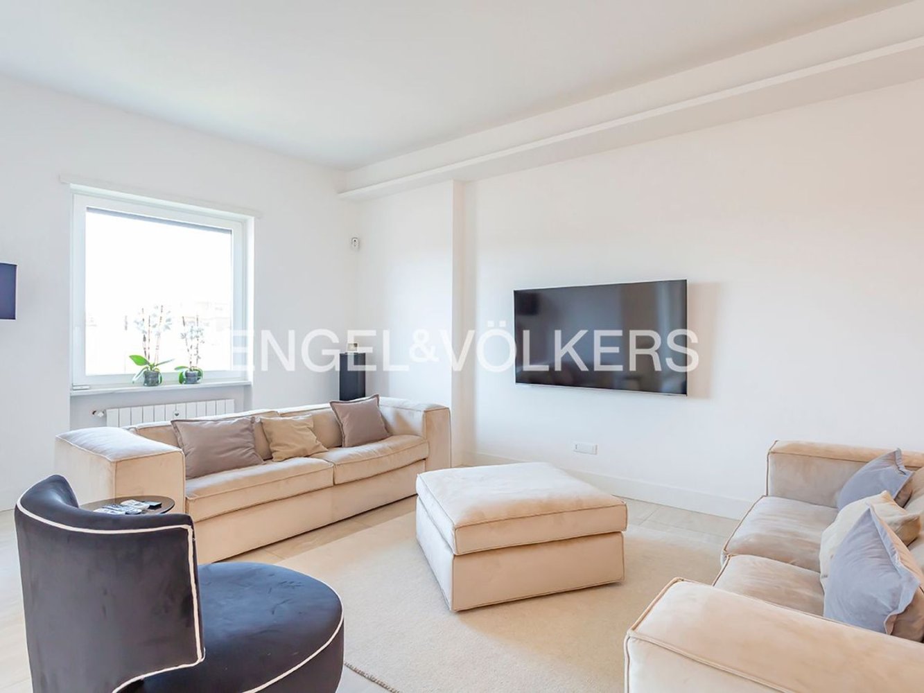 5 bedrooms Apartment in Rome, Italy No. 356459