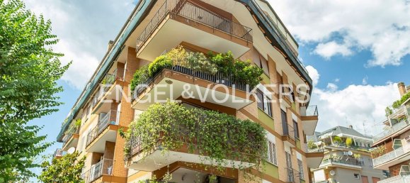 5 bedrooms Apartment in Rome, Italy No. 356459 2