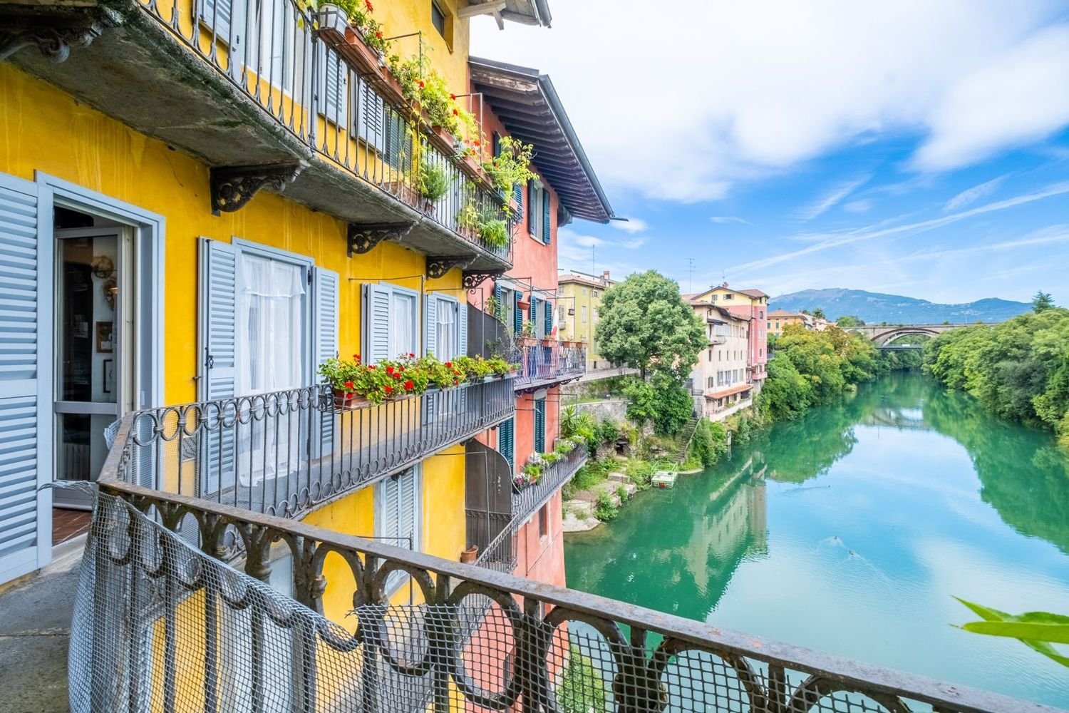 Casa de 6 dormitorios en Ponte San Pietro, Italy No. 389129