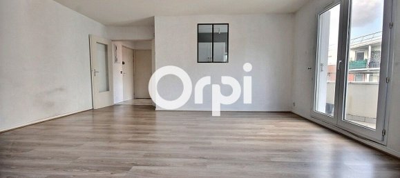 1 bedroom Apartment in Elancourt, France No. 291265 4