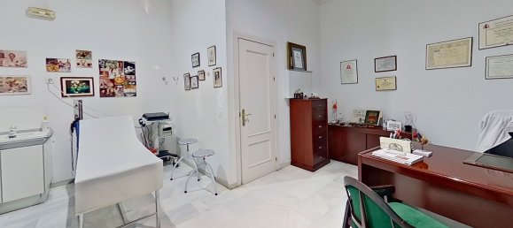 3 bedrooms Apartment in Malaga, Spain No. 107889 8