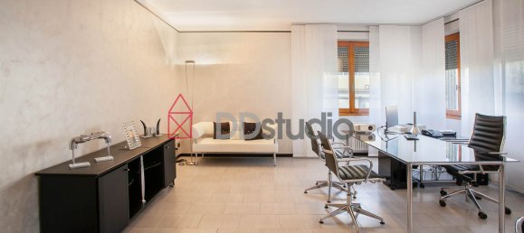 10 rooms Office in Bergamo, Italy No. 106477 5