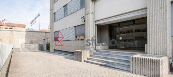 10 rooms Office in Bergamo, Italy No. 106477 21