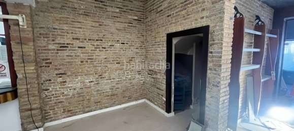 96m² Commercial property in Cornella De Llobregat, Spain No. 187610 4