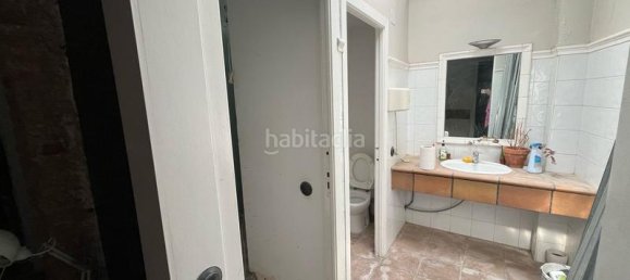 96m² Commercial property in Cornella De Llobregat, Spain No. 187610 6